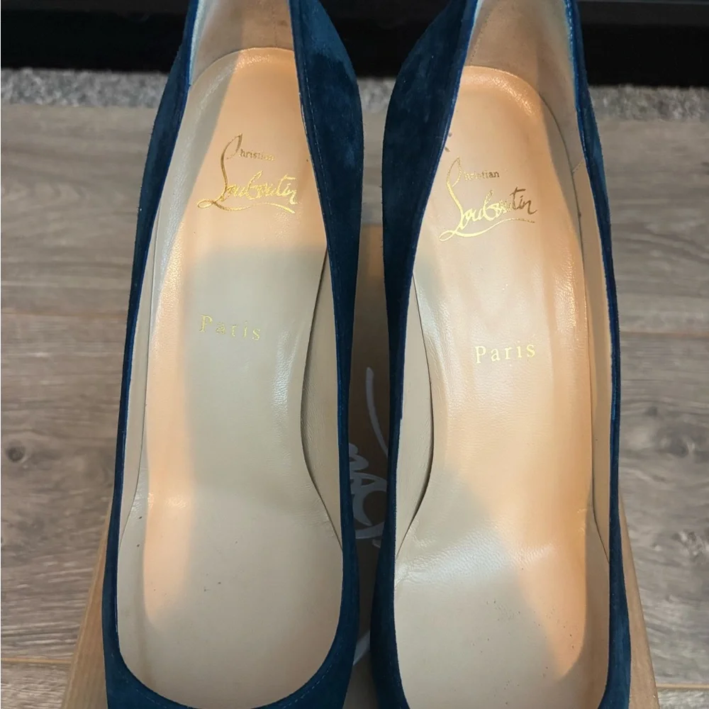 Christian Louboutin Teal Suede Pointed-Toe Pumps - Picture 2 of 6
